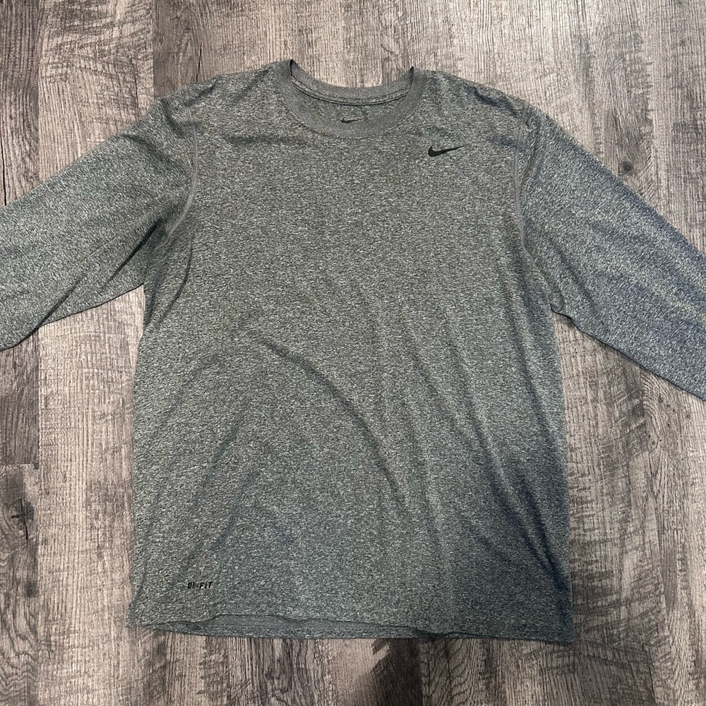 Nike Men's DRIFIT Heather Gray Long Sleeve Tee